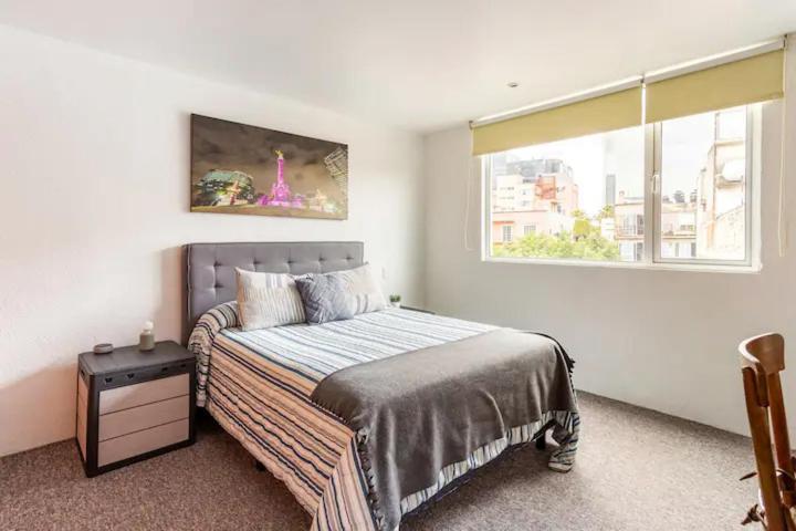 Apartment At The Heart Of Restaurants And Night Life