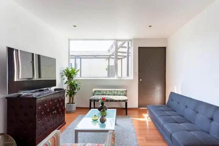 At The Heart Of Restaurants And Night Life Apartment